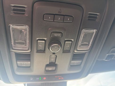 Used 2024 Chevrolet Tahoe High Country image 14