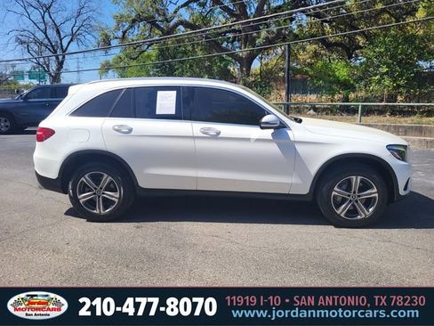Used 2017 Mercedes-Benz GLC 300 4MATIC image 6