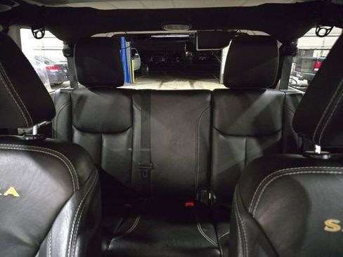 Used 2015 Jeep Wrangler Unlimited Sahara w/ Connectivity Group image 23