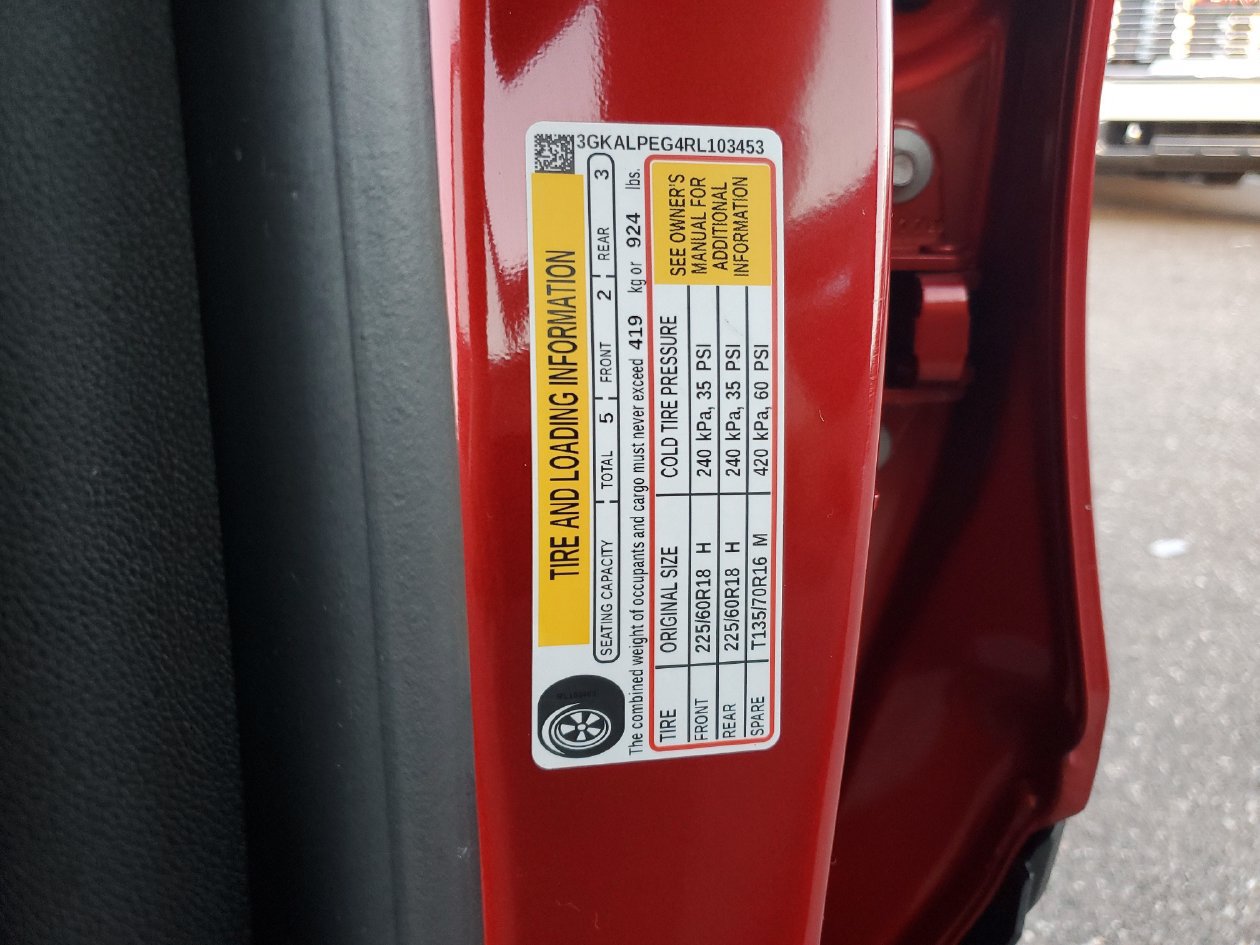 Used 2024 GMC Terrain SLT w/ Infotainment Package II FWD image 31