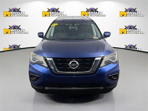 Used 2017 Nissan Pathfinder S image 2