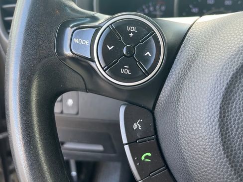 Used 2016 Kia Soul + FWD image 20