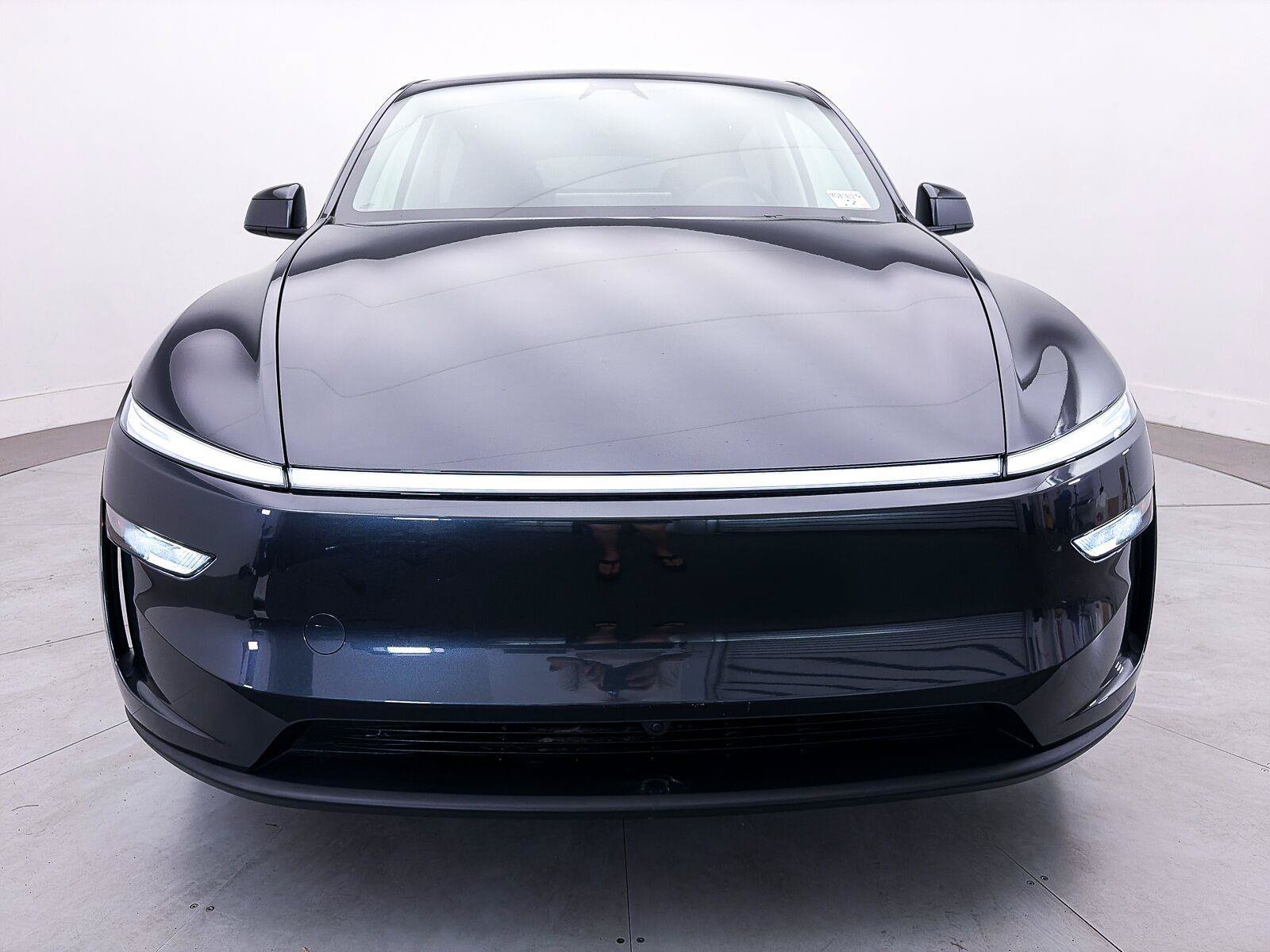 Used 2026 Tesla Model Y 2WD image 11