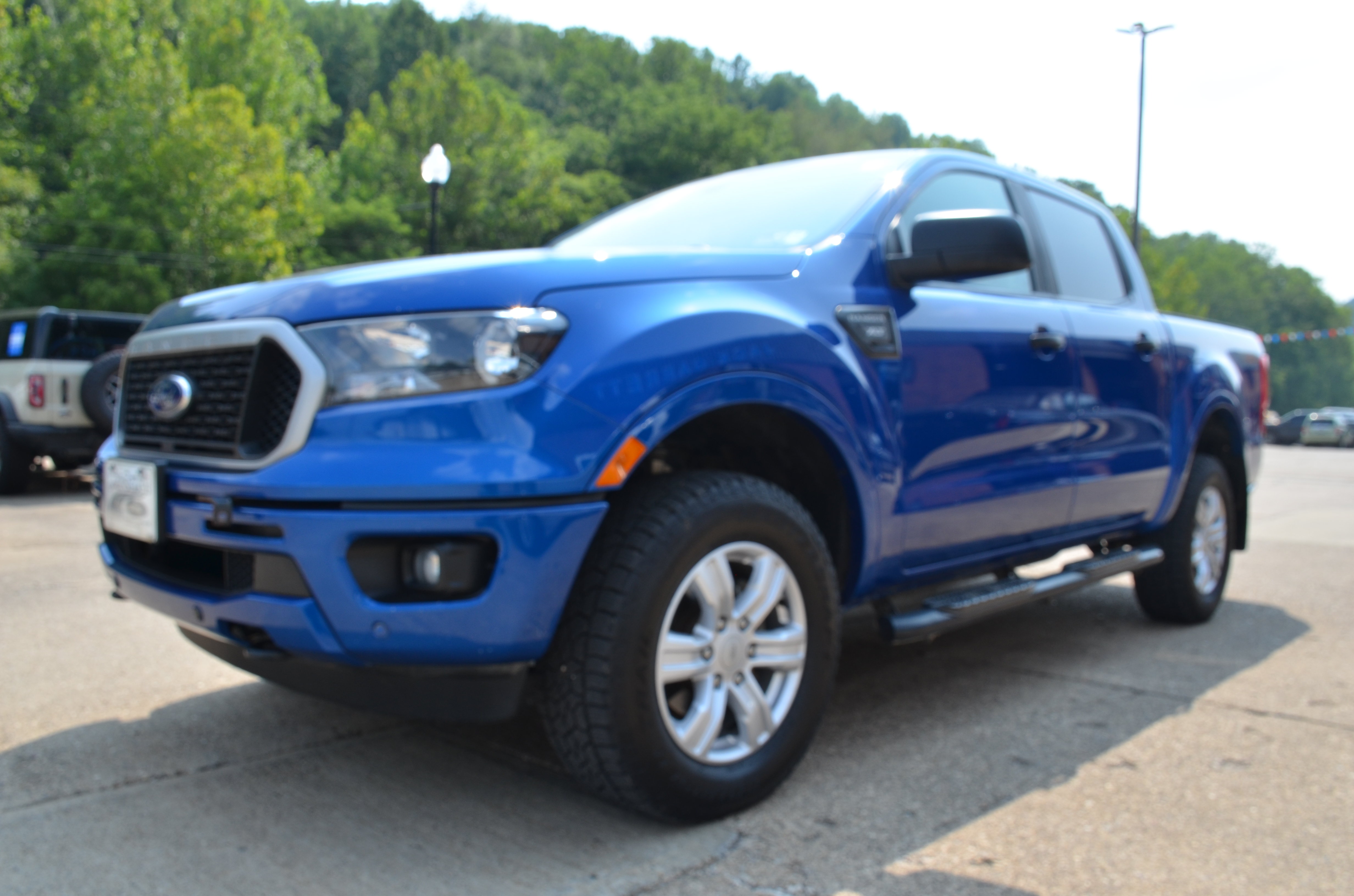 Used 2019 Ford Ranger XLT w/ Equipment Group 301A Mid AWD/4WD image 3