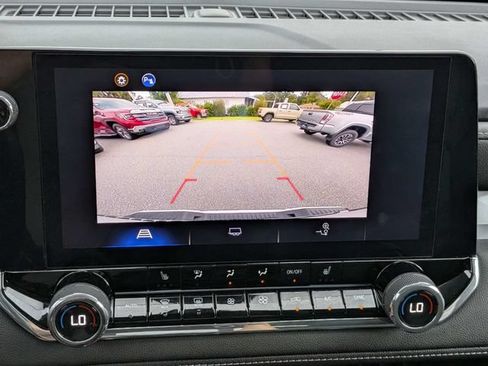 Used 2024 Chevrolet Colorado LT w/ LT Convenience Package III AWD/4WD image 29