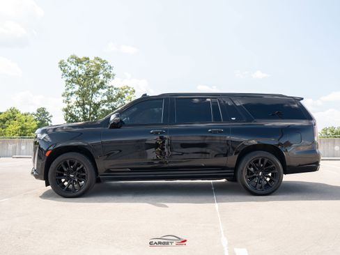 Used 2021 Cadillac Escalade ESV Sport Platinum AWD/4WD image 4