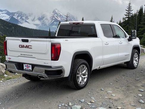Used 2022 GMC Sierra 1500 SLT w/ SLT Premium Plus Package AWD/4WD image 6