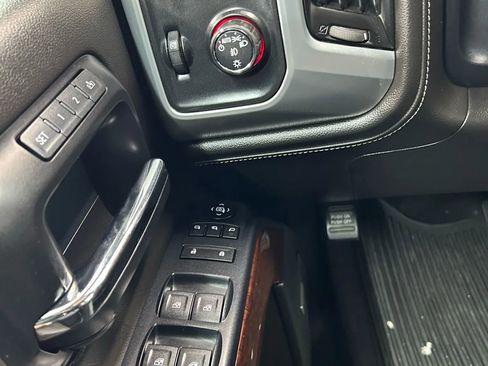 Used 2014 GMC Sierra 1500 SLT w/ SLT Crew Cab Value Package image 17