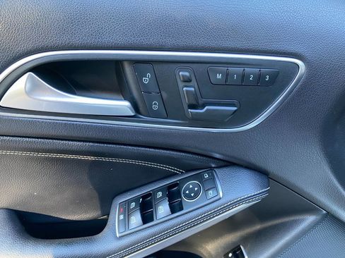Used 2017 Mercedes-Benz GLA 250 4MATIC image 12