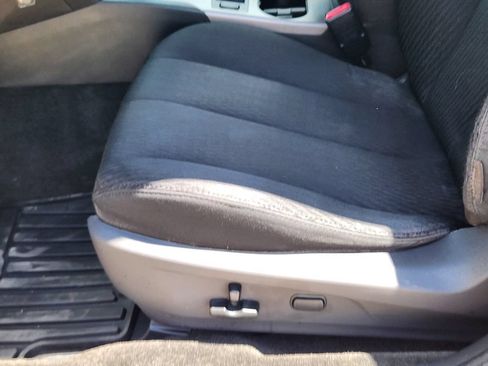 Used 2012 Subaru Outback 3.6R Limited w/ Moonroof Pkg AWD/4WD image 8