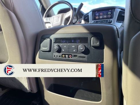 Used 2015 GMC Yukon XL SLT w/ Open Road Package AWD/4WD image 42