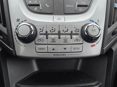 Used 2017 Chevrolet Equinox LS image 25