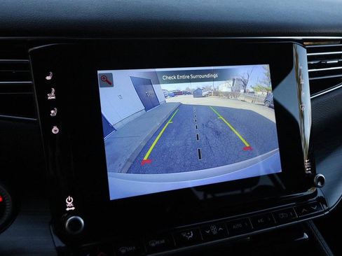 Used 2023 Jeep Wagoneer Series II w/ Flexible Seating Group image 18