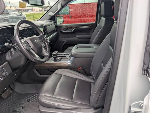 Used 2022 Chevrolet Silverado 1500 LT Trail Boss w/ LT Trail Boss Premium Package AWD/4WD image 16