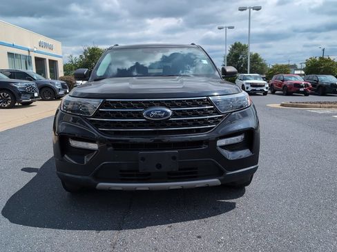 Used 2023 Ford Explorer XLT w/ Equipment Group 202A AWD/4WD image 2