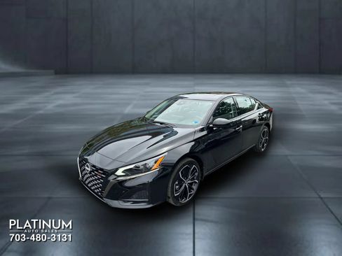 Used 2025 Nissan Altima 2.5 SR w/ SR Premium Package AWD/4WD image 5