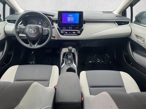 Used 2025 Toyota Corolla LE image 19