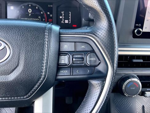 Used 2025 Toyota 4Runner SR5 AWD/4WD image 24
