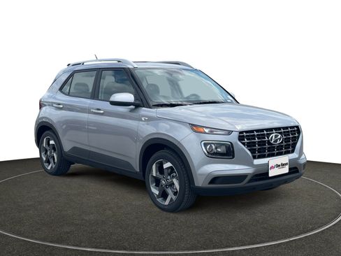 New 2025 Hyundai Venue SEL image 8