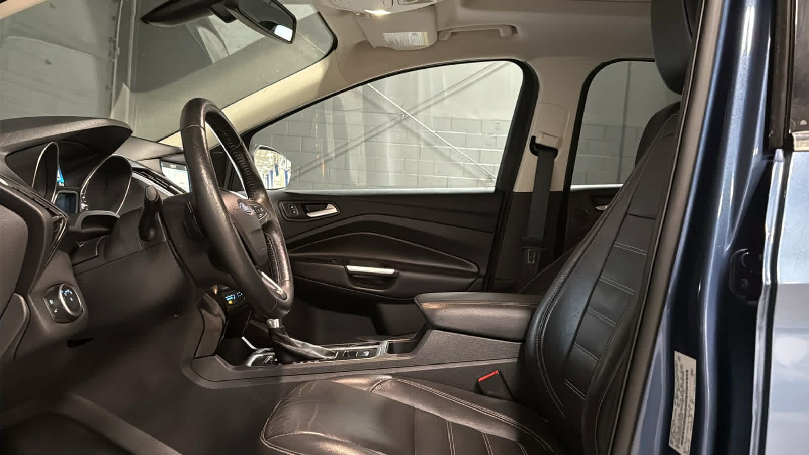 Used 2018 Ford Escape Titanium AWD/4WD image 9