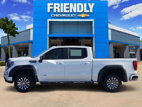 Used 2023 GMC Sierra 1500 AT4 w/ Technology Package image 4