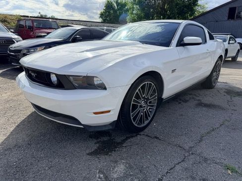 Used 2010 Ford Mustang GT RWD image 1
