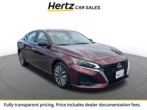 Used 2025 Nissan Altima 2.5 SV FWD image 1