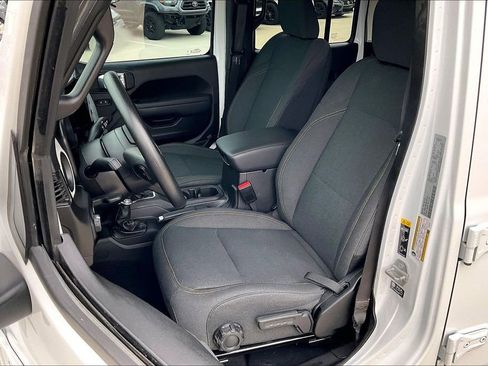 Used 2025 Jeep Gladiator Sport image 34