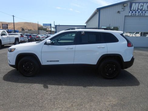 Used 2020 Jeep Cherokee Latitude Plus AWD/4WD image 6