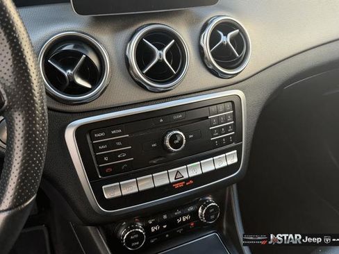 Used 2020 Mercedes-Benz GLA 250 4MATIC w/ Premium Package image 20