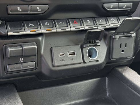 Used 2021 Chevrolet Silverado 1500 RST w/ Convenience Package II AWD/4WD image 7