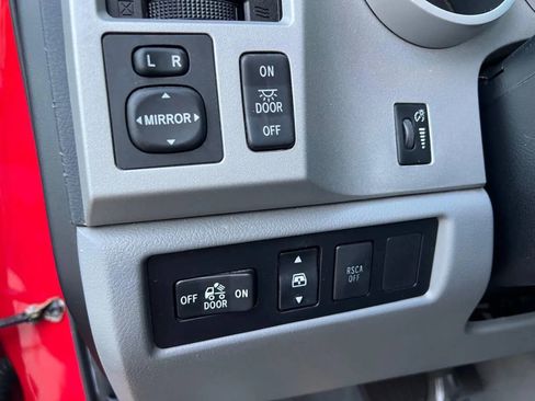 Used 2007 Toyota Tundra SR5 w/ TRD Off-Road Pkg image 32