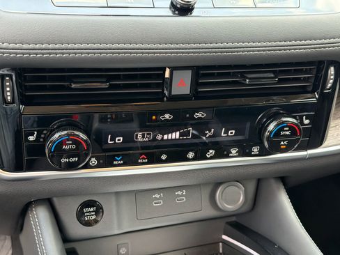 New 2026 Nissan Rogue Platinum w/ Platinum Premium Package AWD/4WD image 32