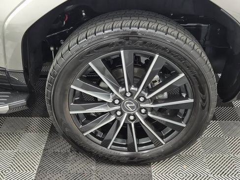 Used 2024 Lexus GX 550 image 10