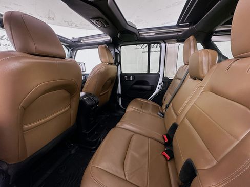 Used 2020 Jeep Wrangler Unlimited Sahara w/ LED Lighting Group AWD/4WD image 24