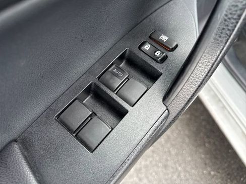 Used 2016 Toyota Corolla S image 19