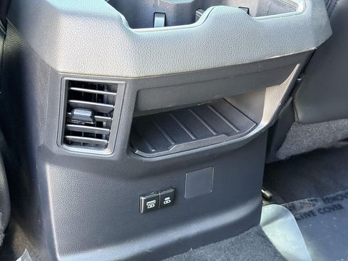 Used 2024 Toyota Tundra Limited AWD/4WD image 21