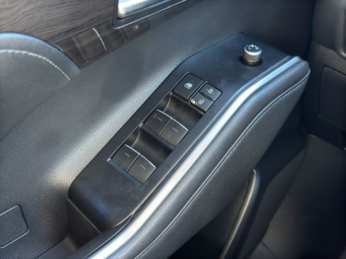 Used 2021 Toyota Highlander Platinum image 28