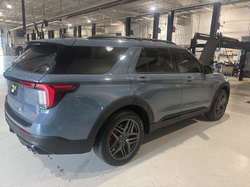 Certified 2025 Ford Explorer ST AWD/4WD image 5