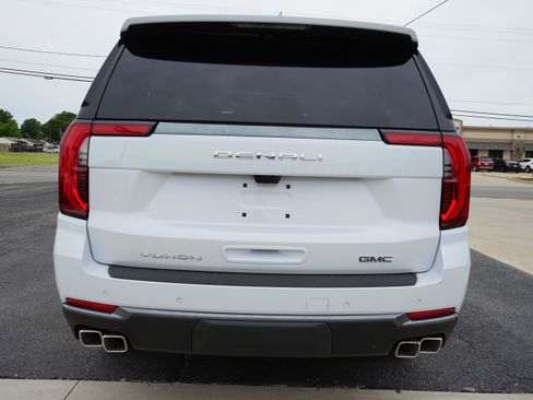 New 2026 GMC Yukon XL Denali Ultimate AWD/4WD image 4