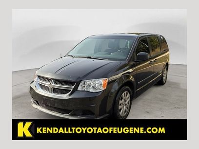 Used 2017 Dodge Grand Caravan w/ UConnect Hands-Free Group
