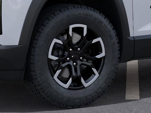 New 2026 Chevrolet Equinox ACTIV w/ Convenience Package III AWD/4WD image 9