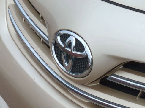 Used 2013 Toyota Corolla LE image 12