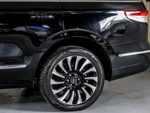 Used 2022 Lincoln Navigator Black Label image 13