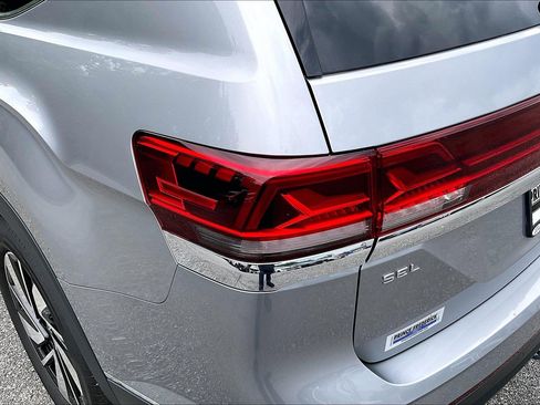 Used 2025 Volkswagen Atlas SEL AWD/4WD image 30