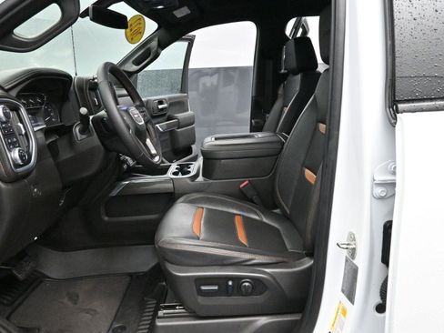 Used 2022 GMC Sierra 2500 AT4 w/ AT4 Preferred Package AWD/4WD image 13