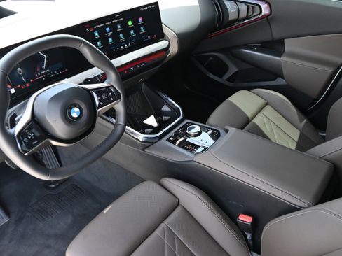 Used 2025 BMW X3 xDrive30i w/ Premium Package AWD/4WD image 14