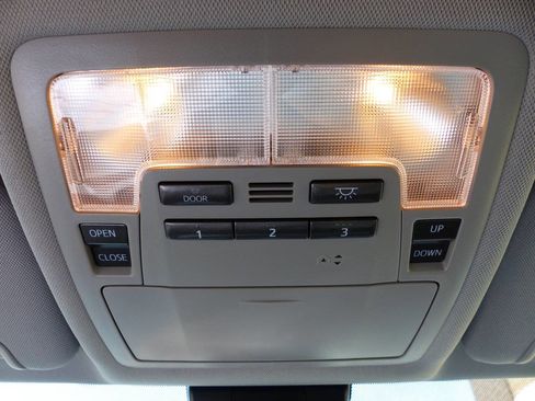 Used 2019 Toyota Highlander FWD V6 image 48