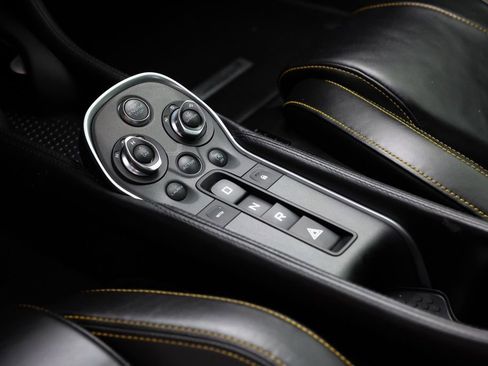 Used 2019 McLaren 570S Coupe image 24