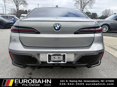 Used 2023 BMW 740i RWD image 4